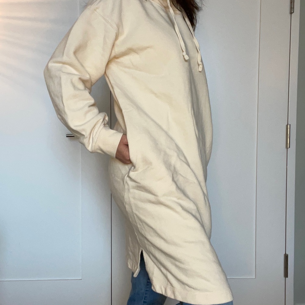 UNIQLO long hooded sweatshirt